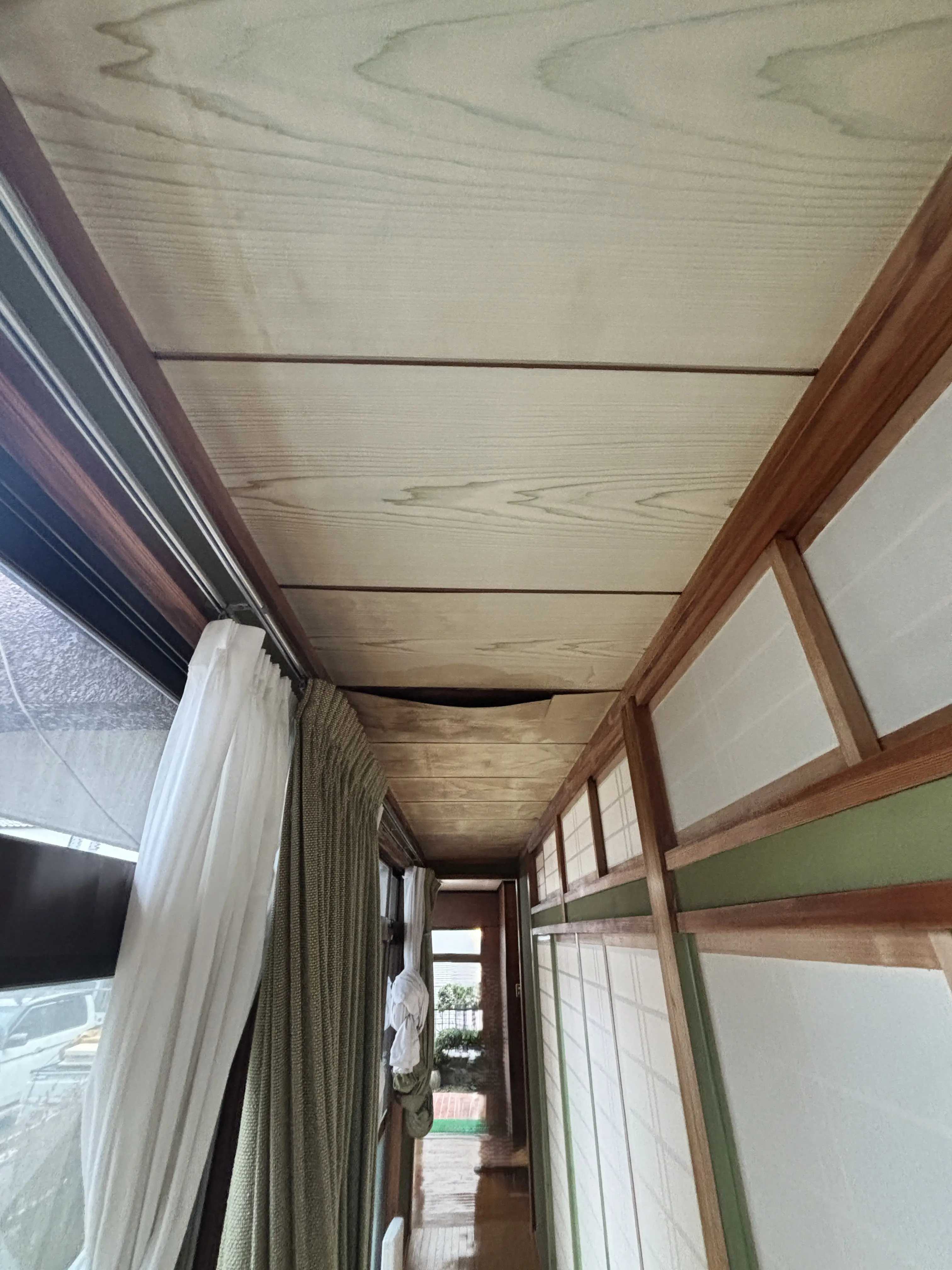 雨漏りで傷んだ箇所の施工前写真